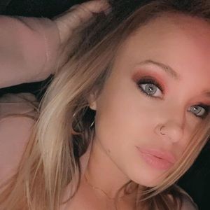 Meet your Posher, Nikki